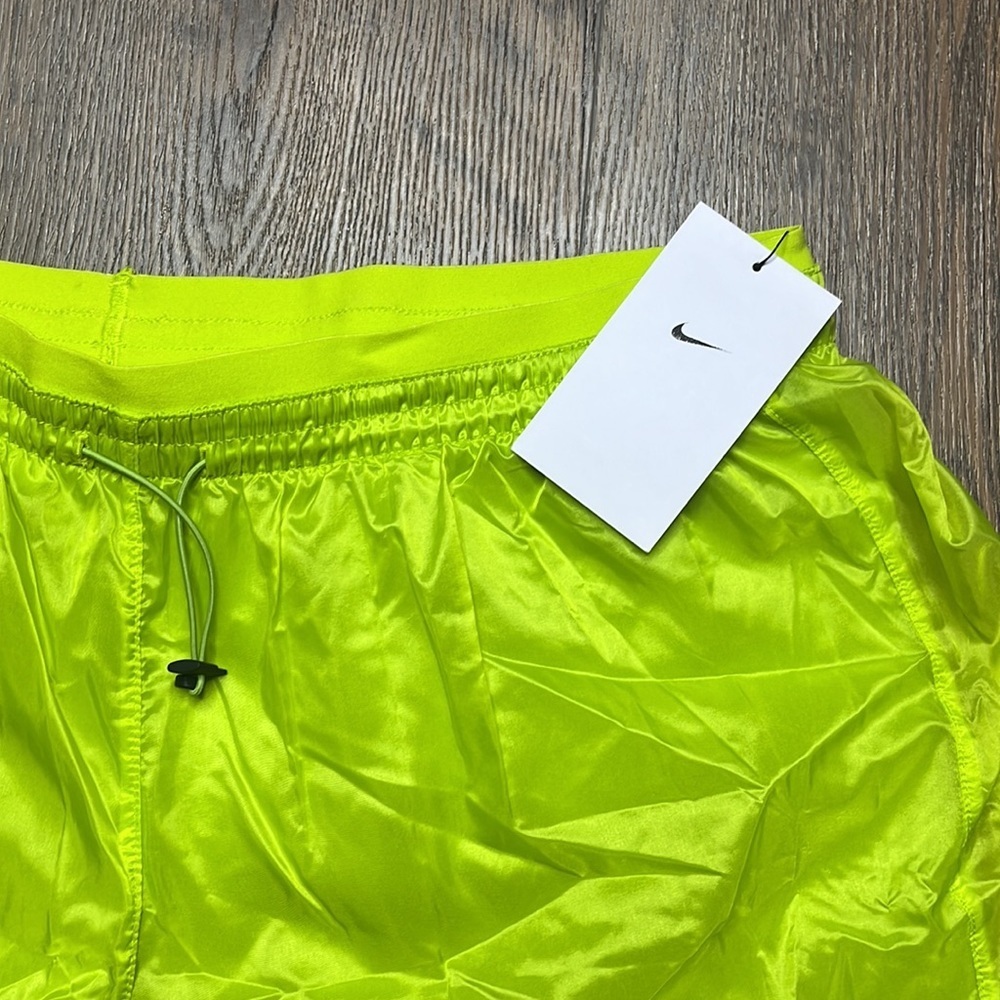 Women’s Nike Green Tempo Luxe Running Shorts XL - Picture 3 of 9
